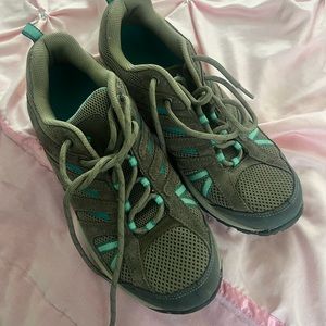 Columbia Omni-grip hiking shoes. Women’s size 9.